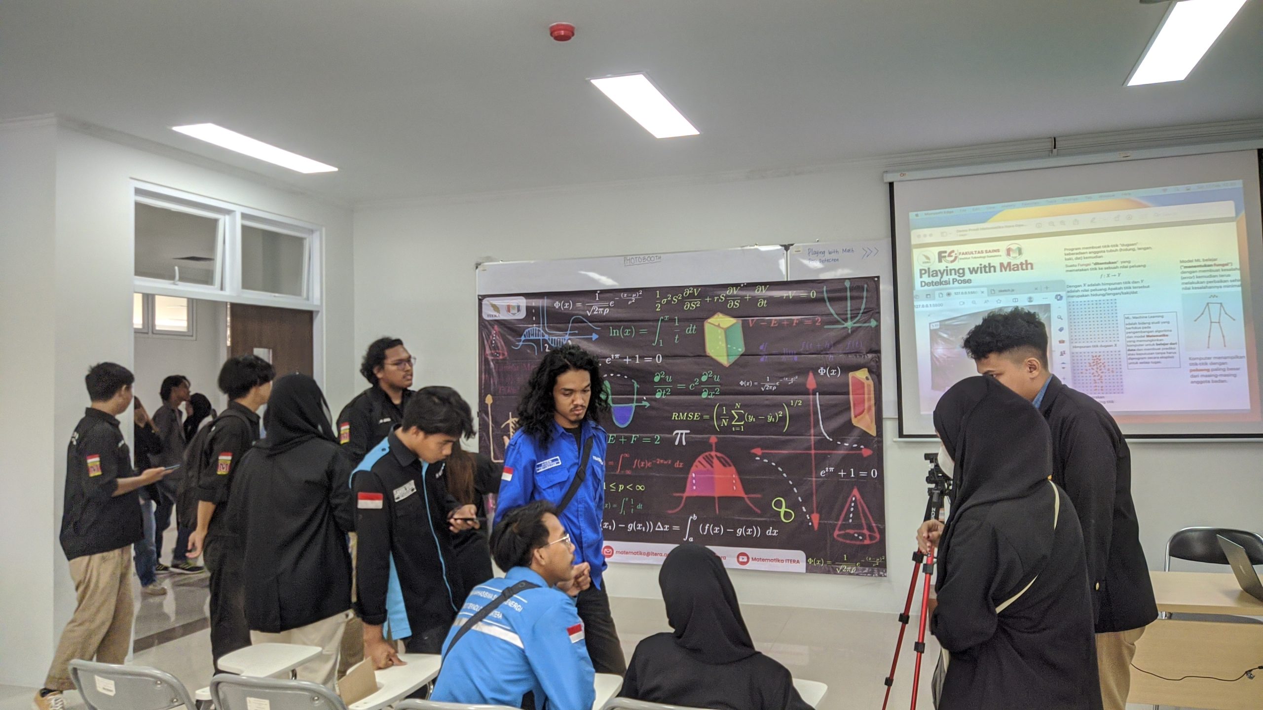 Gaet Atensi dan Minat Siswa/i SMA, Program Studi Matematika ITERA Gandeng Himatika ITERA Sukses Gelar ITERA Open House 2024