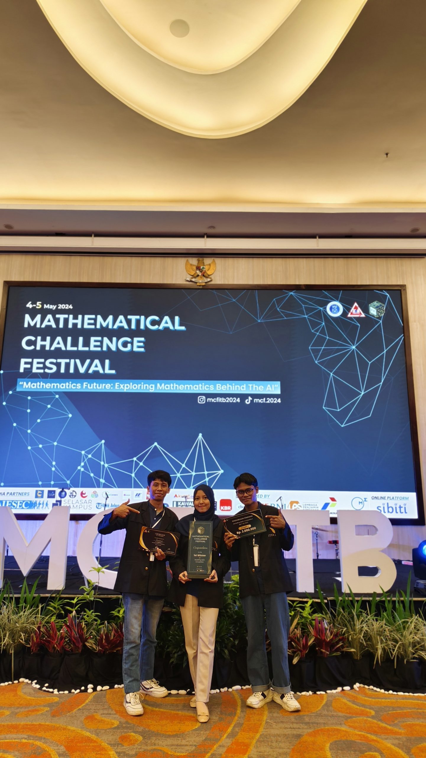 Ukir Prestasi di Kampus Bergengsi, Program Studi Matematika ITERA Juarai Event Modelling Math Competition 2024 di ITB